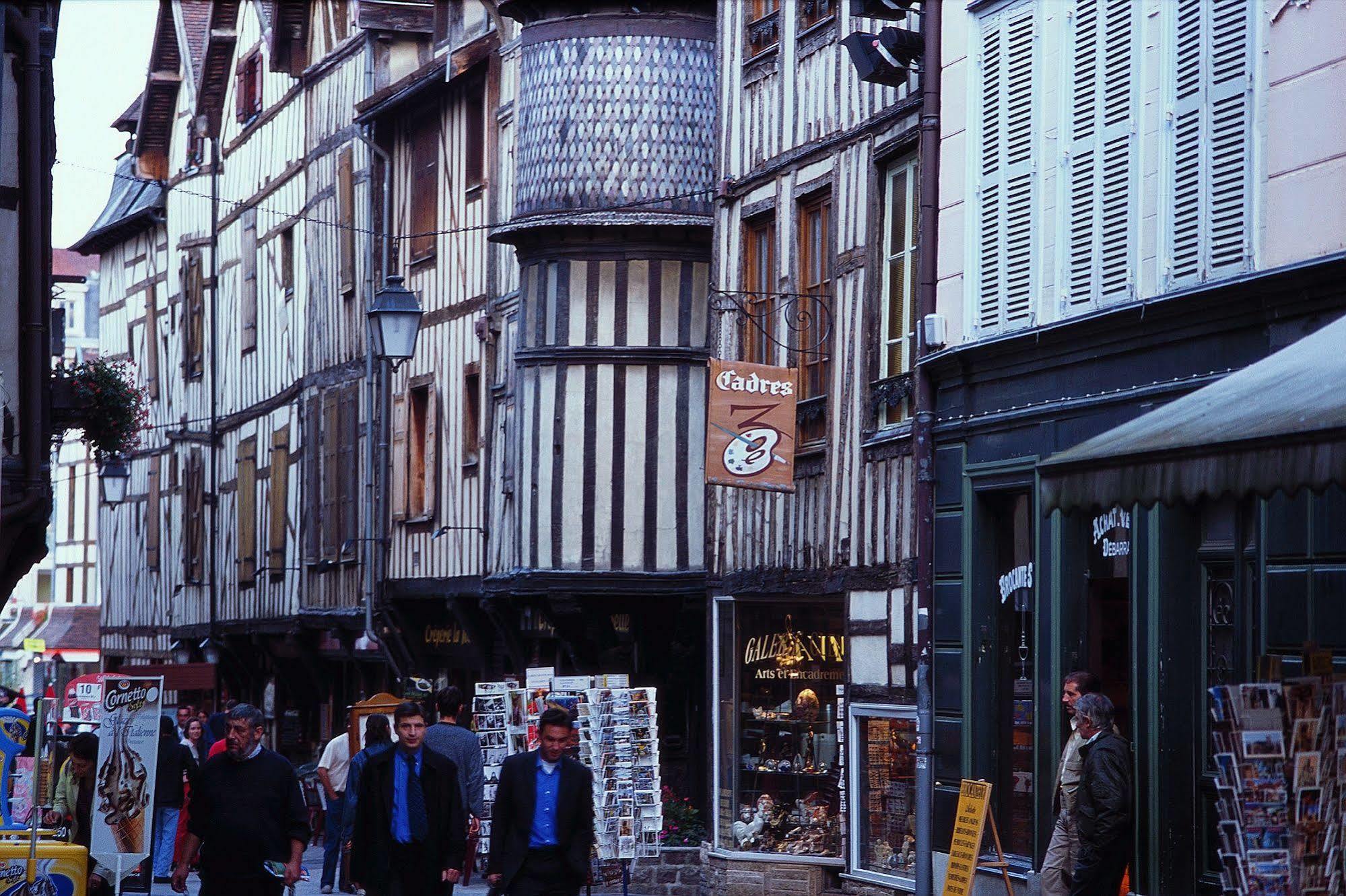 B&B Hotel Troyes Centre Bagian luar foto
